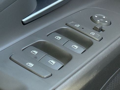 Used 2024 Hyundai Elantra SEL FWD image 18