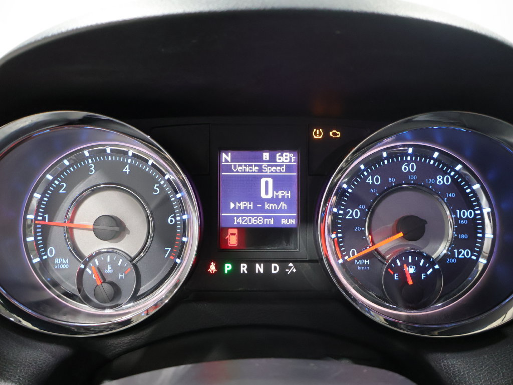 Used 2012 Chrysler Town & Country Touring w/ Entertainment Group #1 FWD image 34