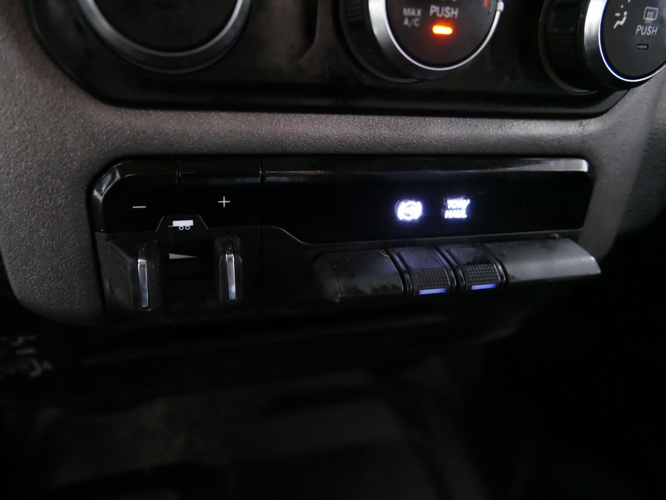 Used 2019 RAM 2500 Tradesman AWD/4WD image 31