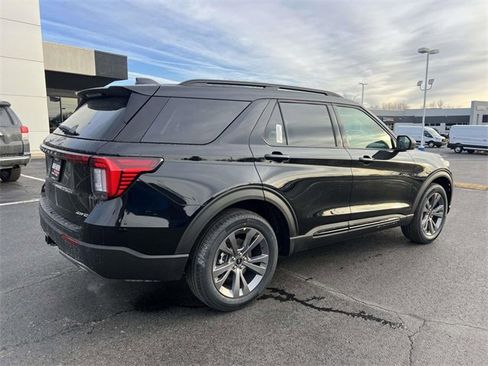 New 2026 Ford Explorer Active w/ Active Comfort Package image 4