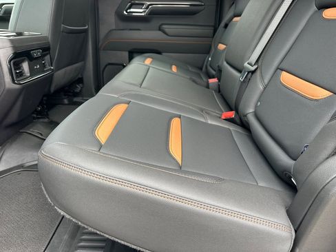 Used 2024 GMC Sierra 1500 AT4 w/ Technology Package image 21