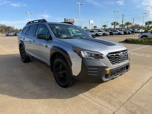 Used 2022 Subaru Outback Wilderness image 7