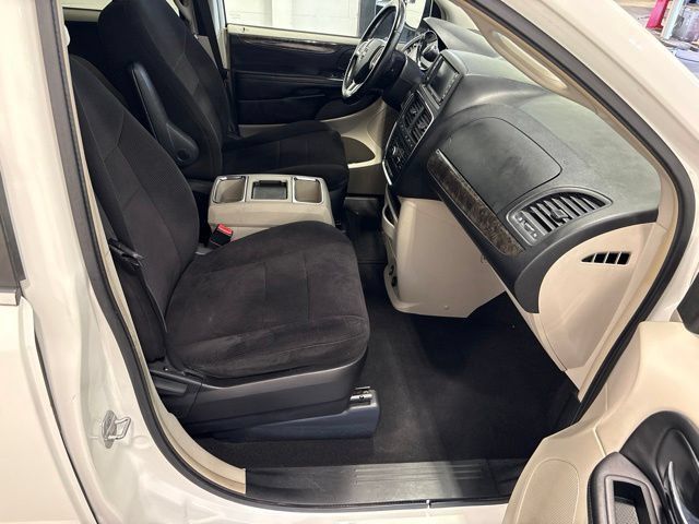 Used 2011 Dodge Grand Caravan Crew FWD image 39
