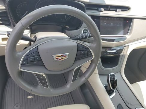 Certified 2019 Cadillac XT5 Luxury FWD image 18