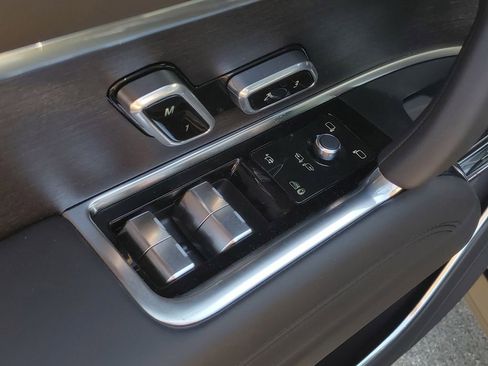 New 2026 Land Rover Range Rover SE AWD/4WD image 10