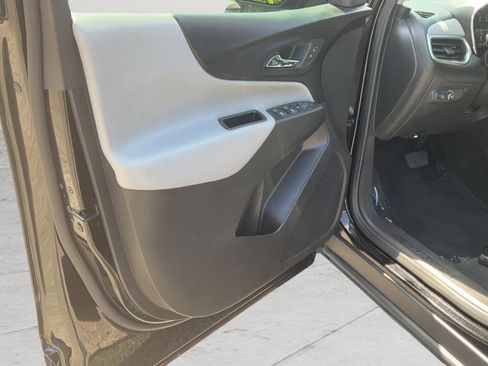 Used 2023 Chevrolet Equinox LS FWD image 11