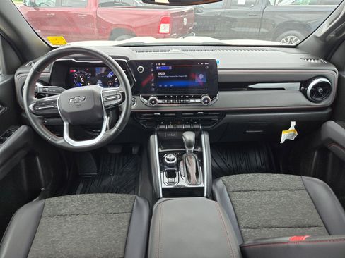 Used 2025 Chevrolet Colorado Z71 image 15