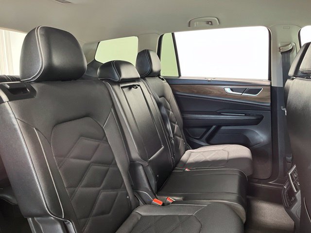 Used 2025 Volkswagen Atlas SE FWD image 14