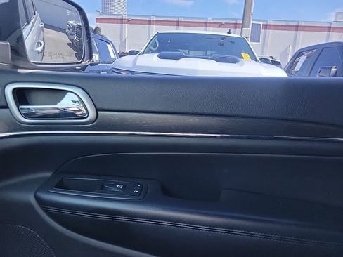 Used 2018 Jeep Grand Cherokee Limited image 49