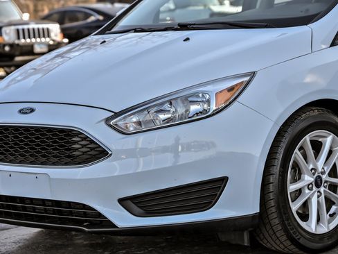 Used 2017 Ford Focus SE w/ Cold Weather Package image 2