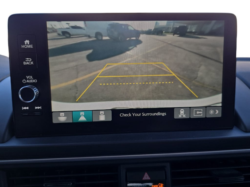 Used 2025 Honda Pilot Touring image 23