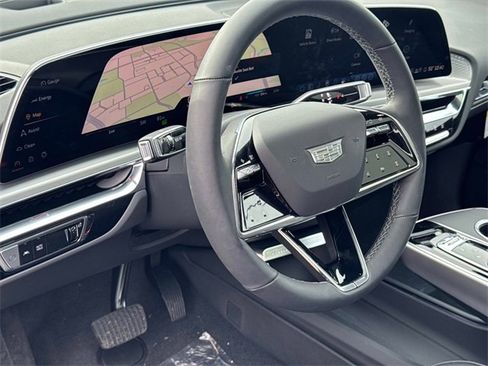 New 2025 Cadillac Lyriq Luxury image 16