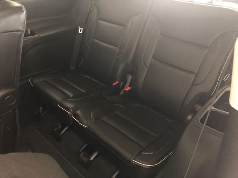 Used 2023 GMC Acadia Denali w/ Denali Technology Package AWD/4WD image 9