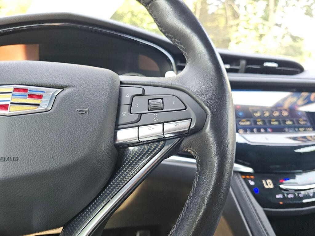 Used 2024 Cadillac XT6 Sport w/ Technology Package AWD/4WD image 36