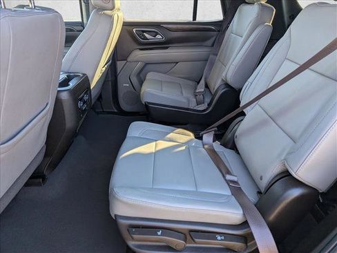 Used 2024 Chevrolet Tahoe Z71 w/ Luxury Package image 17