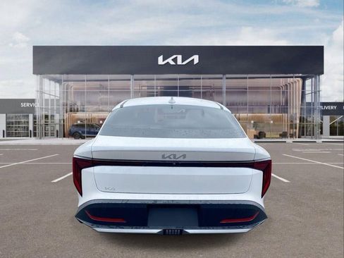 New 2025 Kia K4 LX image 7