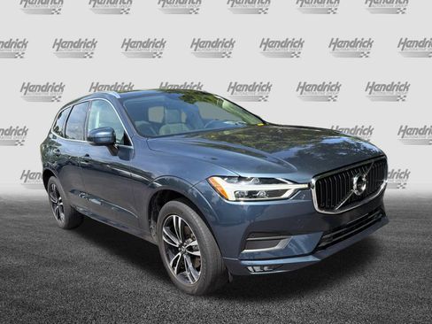 Used 2021 Volvo XC60 T5 Momentum w/ Advanced Package image 2