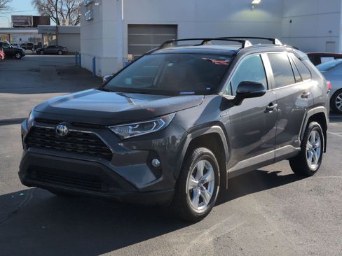 Used 2019 Toyota RAV4 XLE image 11