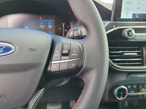 Used 2025 Ford Escape ST-Line image 24