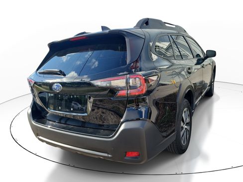 Used 2024 Subaru Outback Premium AWD/4WD image 6