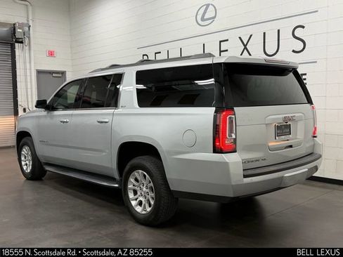 Used 2017 GMC Yukon XL SLT AWD/4WD image 7
