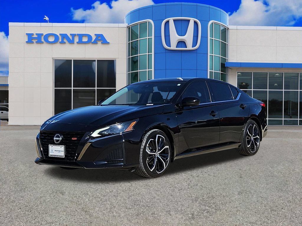 Used 2024 Nissan Altima 2.5 SR FWD image 7
