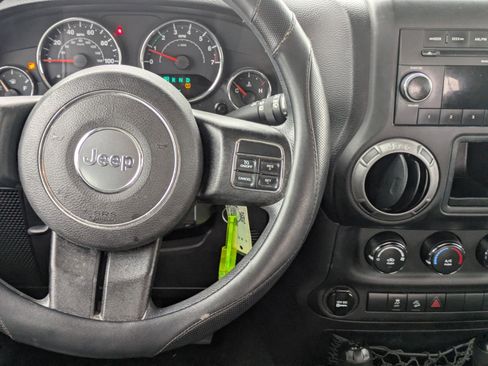 Used 2013 Jeep Wrangler Sport image 17