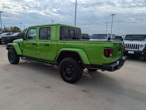 Used 2025 Jeep Gladiator Sport image 6
