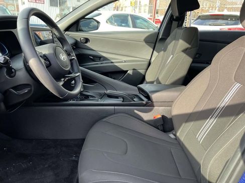 Used 2025 Hyundai Elantra Sport image 18