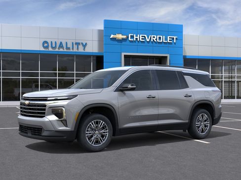 New 2026 Chevrolet Traverse LT w/ Driver Confidence Package FWD image 26