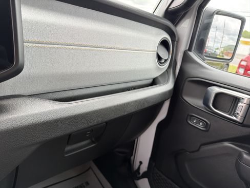 Used 2026 Jeep Wrangler Unlimited Sport AWD/4WD image 25