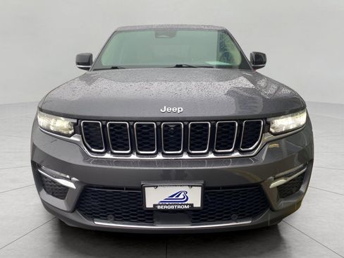 Used 2022 Jeep Grand Cherokee Limited w/ Luxury Tech Group II image 3