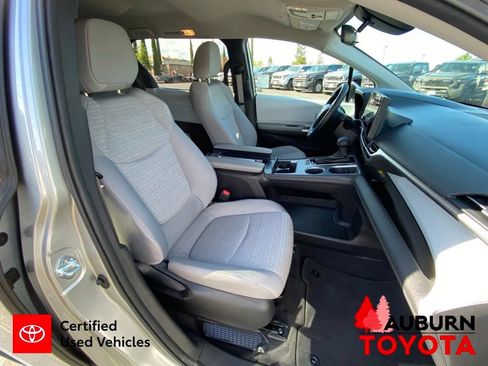 Certified 2025 Toyota Sienna LE FWD image 14