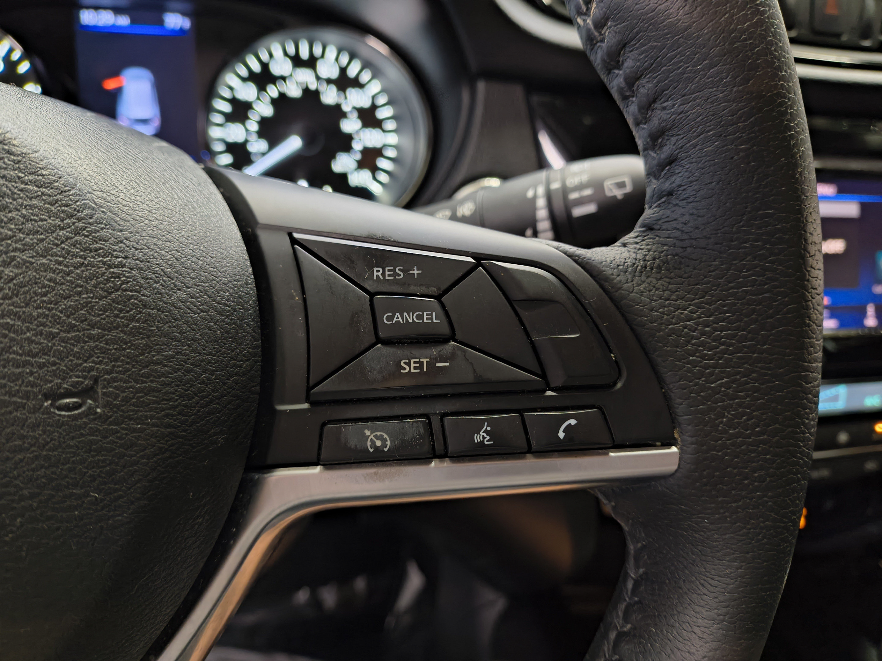 Certified 2020 Nissan Rogue SV FWD image 27
