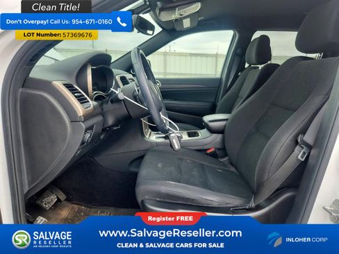 Used 2017 Jeep Grand Cherokee Laredo w/ Quick Order Package 23E AWD/4WD image 9