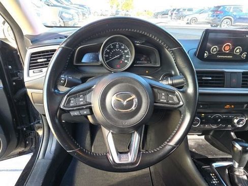 Used 2018 MAZDA MAZDA3 Touring image 16