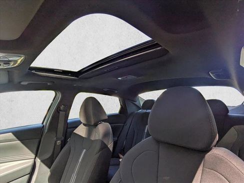 New 2026 Hyundai Elantra SEL Sport Premium image 17