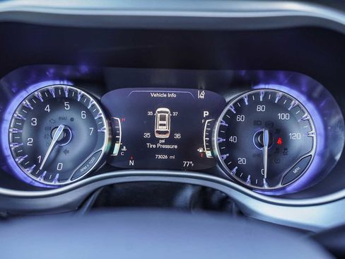 Used 2021 Chrysler Pacifica Touring w/ S Appearance Package image 25