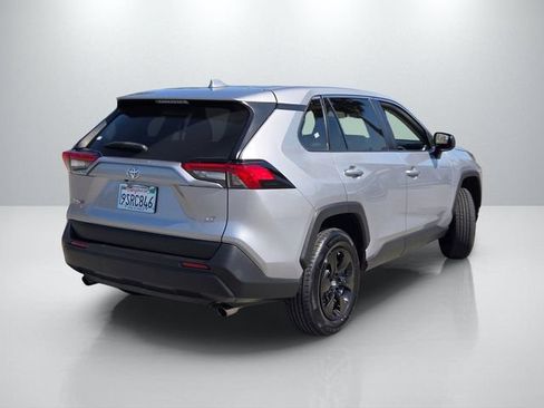Used 2022 Toyota RAV4 LE w/ Carpet Mat Package (TMS) FWD image 4