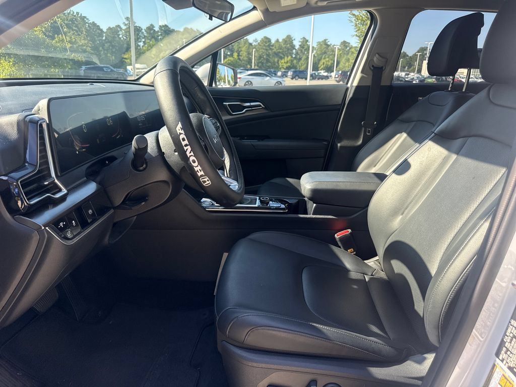 Used 2025 Kia Sportage EX w/ Premium Package FWD image 12
