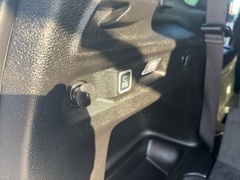 Used 2024 Jeep Grand Cherokee L Limited image 10