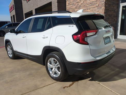 Certified 2022 GMC Terrain SLE w/ Driver Convenience Package image 3