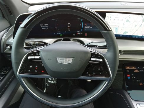 Used 2026 Cadillac Vistiq Luxury image 14