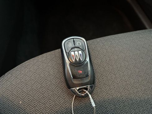 Used 2025 Buick Encore GX Preferred FWD image 23