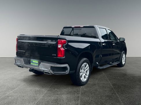 Used 2022 Chevrolet Silverado 1500 LTZ w/ LTZ Convenience Package II AWD/4WD image 8