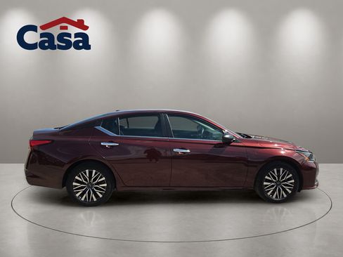 Used 2025 Nissan Altima 2.5 SV FWD image 6