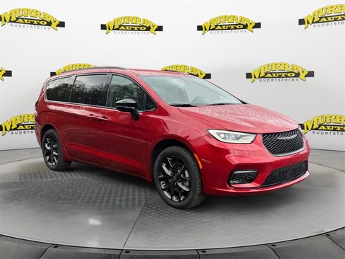 New 2026 Chrysler Pacifica Select w/ S Appearance Package image 7