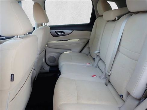 Used 2016 Nissan Rogue SV w/ SV Premium Package AWD/4WD image 10