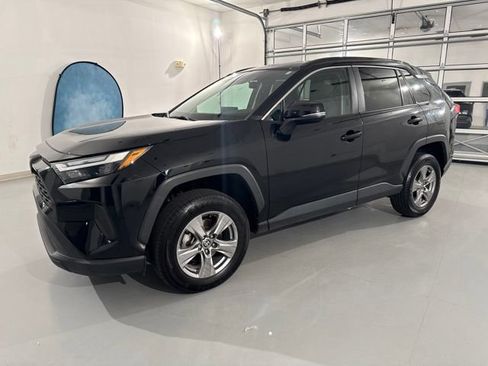 Used 2023 Toyota RAV4 XLE FWD image 4