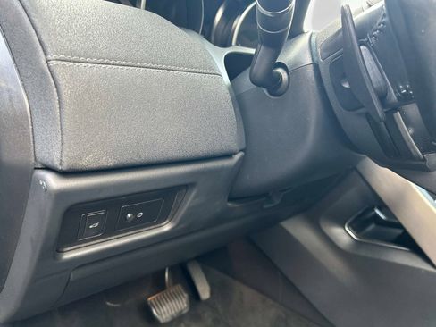 Used 2019 Land Rover Range Rover Evoque Landmark Edition image 21